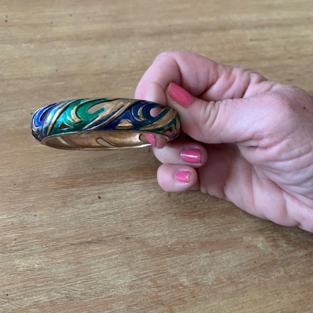 Source Unknown Gold-Tone Bangle with Green and Blue Enamel Swirls